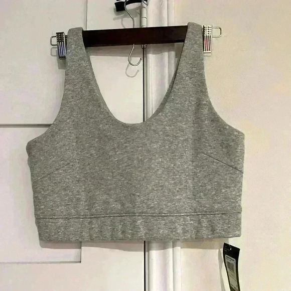Women’s Under Armour Gray Fleece Cropped Tank- Size Medium- NWT - Picture 1 of 3